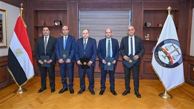 تعاون بين «المالية» و«النيابة العامة» وبنكي «مصر والأهلي» لسرعة التصرف بالمركبات المصادرة