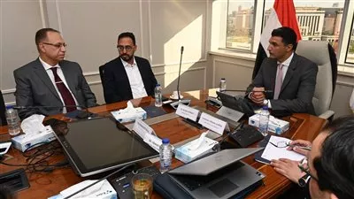 وزير «الصناعة» يبحث خطط «جوتن» للدهانات التوسعية وجهود تعميق التصنيع المحلي