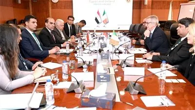 مصر وأيرلندا تبحثان التعاون في مجال التكنولوجيا والصناعات الدوائية والطاقة المتجددة