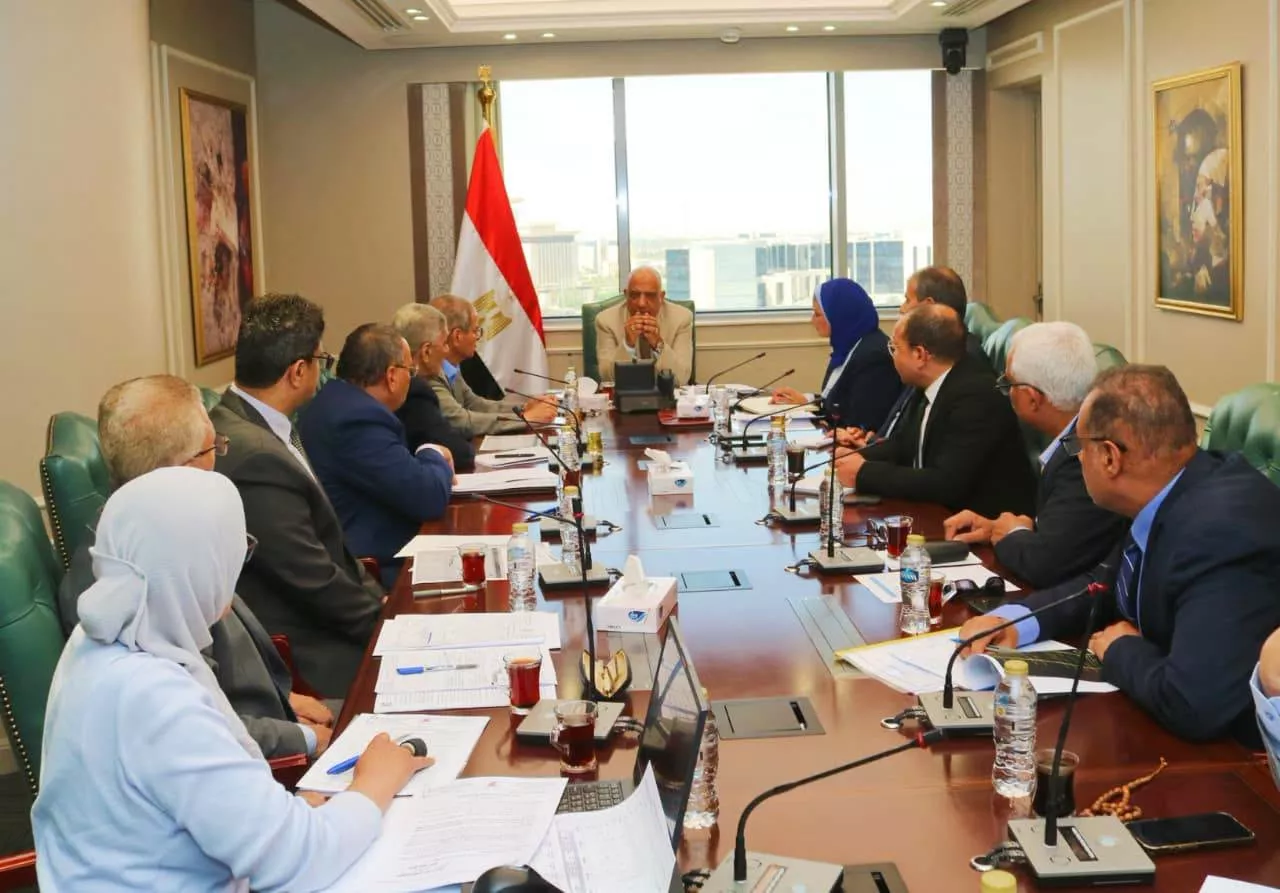 وزير الكهرباء يجتمع بقيادات المركز القومي للتحكم في الطاقة