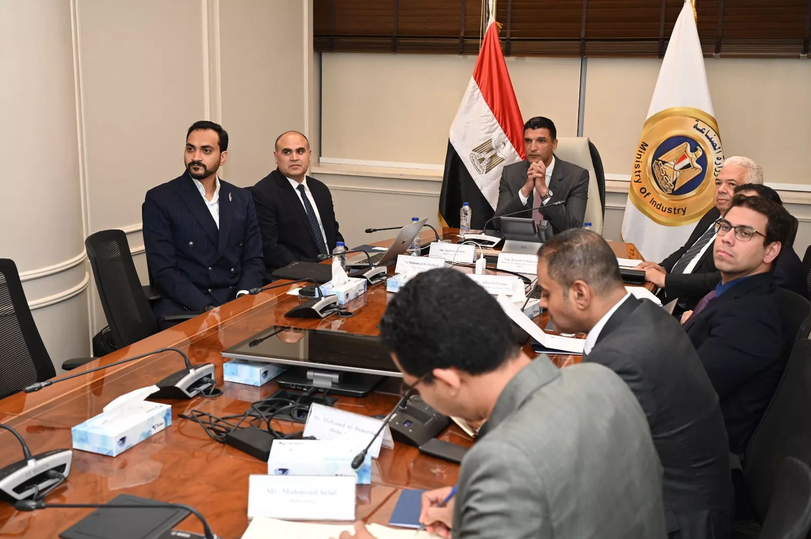 وزير الصناعة يجتمع مع رئيس مجلس إدارة شركة إيرسك