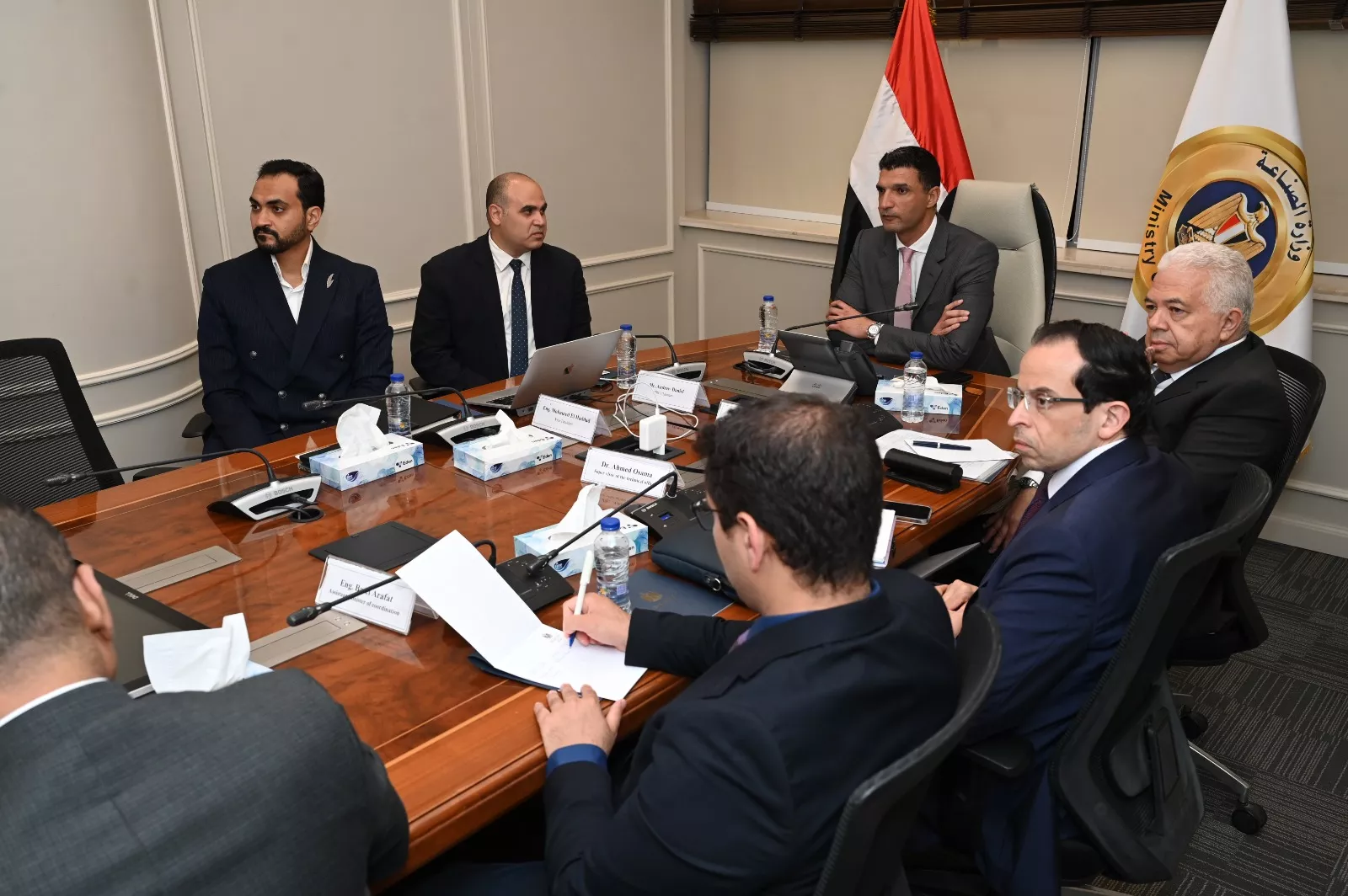 وزير الصناعة يجتمع مع رئيس مجلس إدارة شركة إيرسك