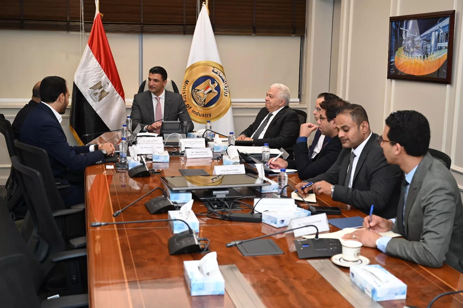 وزير الصناعة يجتمع مع رئيس مجلس إدارة شركة إيرسك