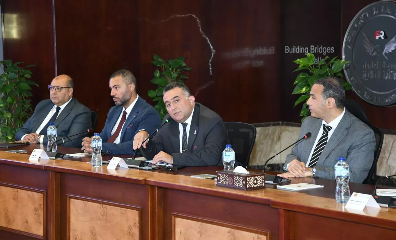 إسلام عزام يناقش مع أطراف السوق الاستعدادات الأخيرة لإطلاق الشورت سيلينج في البورصة