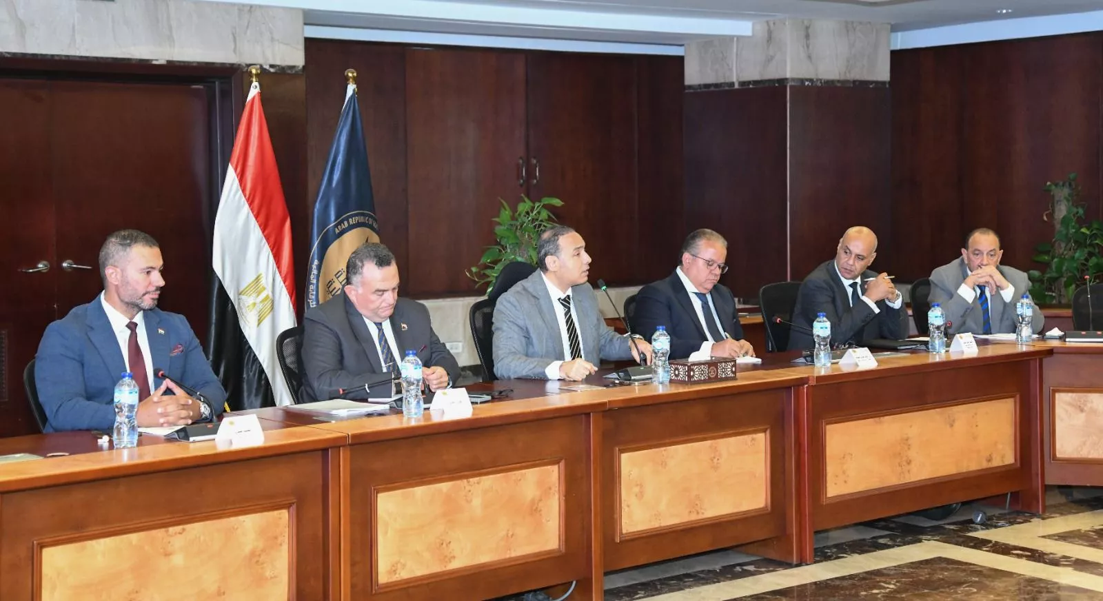 إسلام عزام يناقش مع أطراف السوق الاستعدادات الأخيرة لإطلاق الشورت سيلينج في البورصة