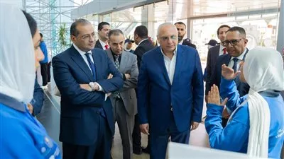 رئيس «المصرية للاتصالات» يكرم أصحاب المشروعات المتميزة بمدارس WE للتكنولوجيا التطبيقية