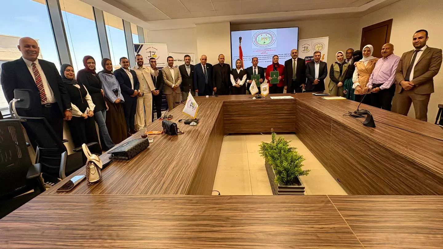 المصرية لنقل الكهرباء توقع عقدين لربط محطة سمنود الجديدة بالشبكة القومية