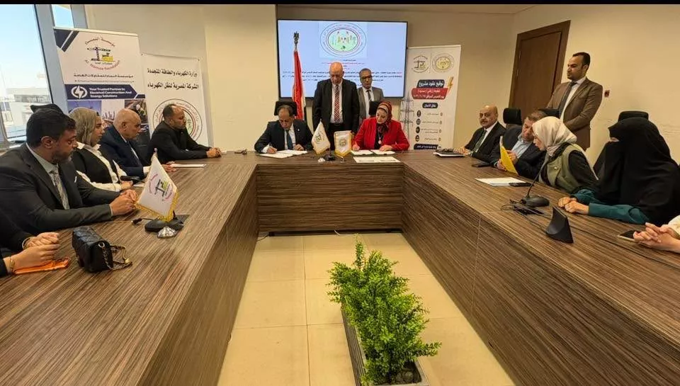 المصرية لنقل الكهرباء توقع عقدين لربط محطة سمنود الجديدة بالشبكة القومية