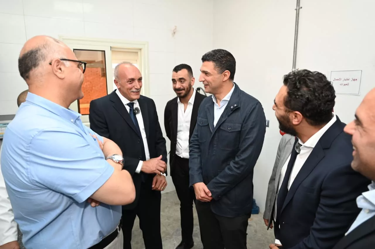 وزير الصناعة ومحافظ الإسكندرية يتفقدان مصنع شركة إيكام