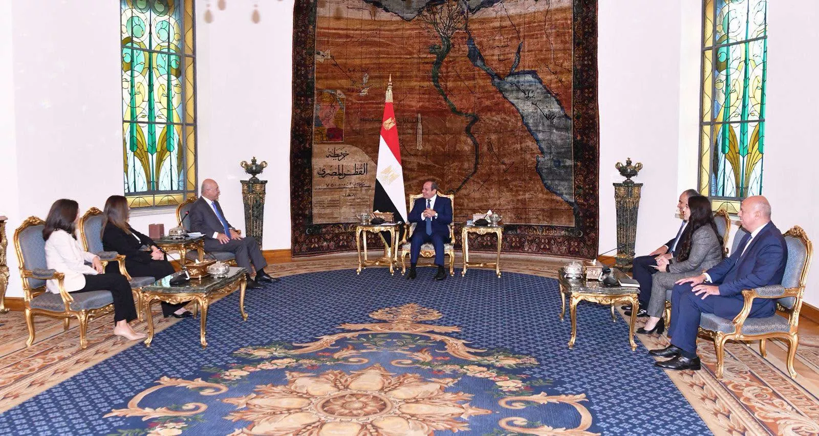 الرئيس عبد الفتاح السيسي يستقبل المفوض السامي للأمم المتحدة لشؤون اللاجئين