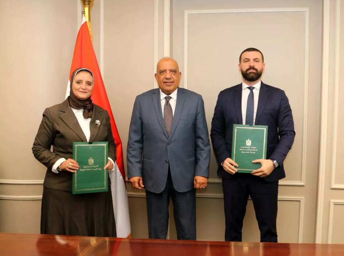 توقيع مذكرة بين الشركة المصرية لنقل الكهرباء وشركة هيكا داتا