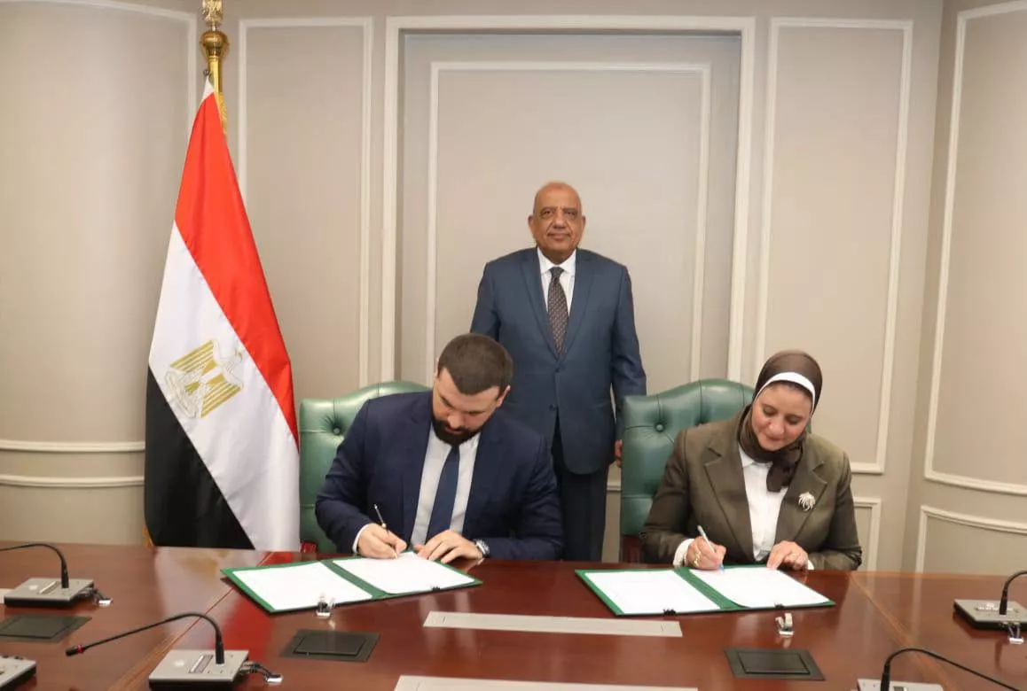 توقيع مذكرة بين الشركة المصرية لنقل الكهرباء وشركة هيكا داتا
