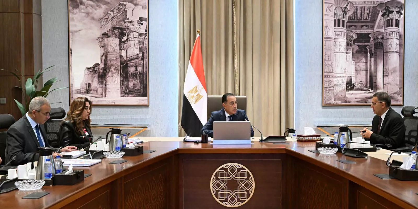 رئيس الوزراء مع محافظ القلوبية