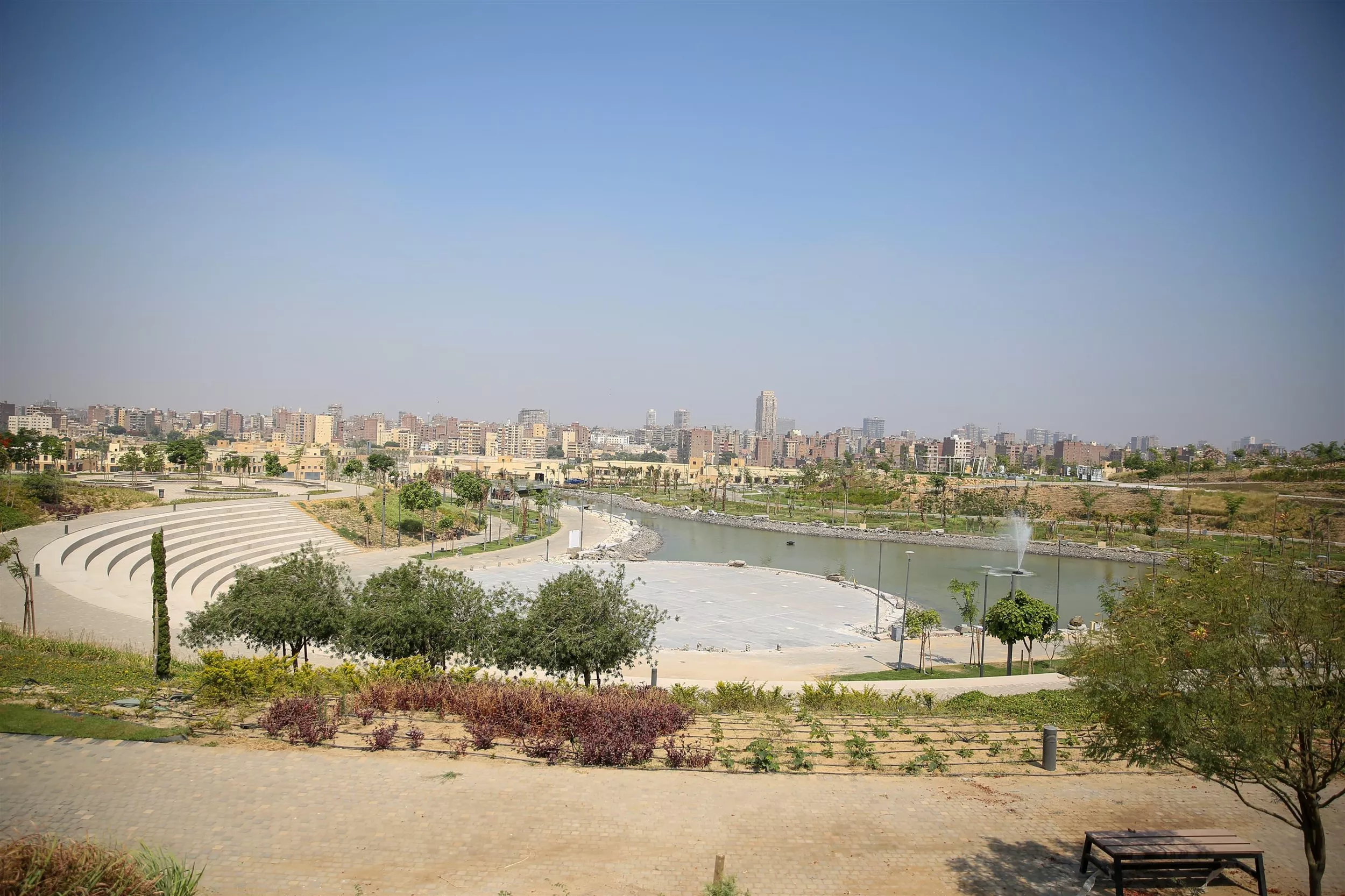 وزيرة الإسكان تستعرض إنجازات الجهاز المركزي للتعمير في تنفيذ 1951 مشروعًا