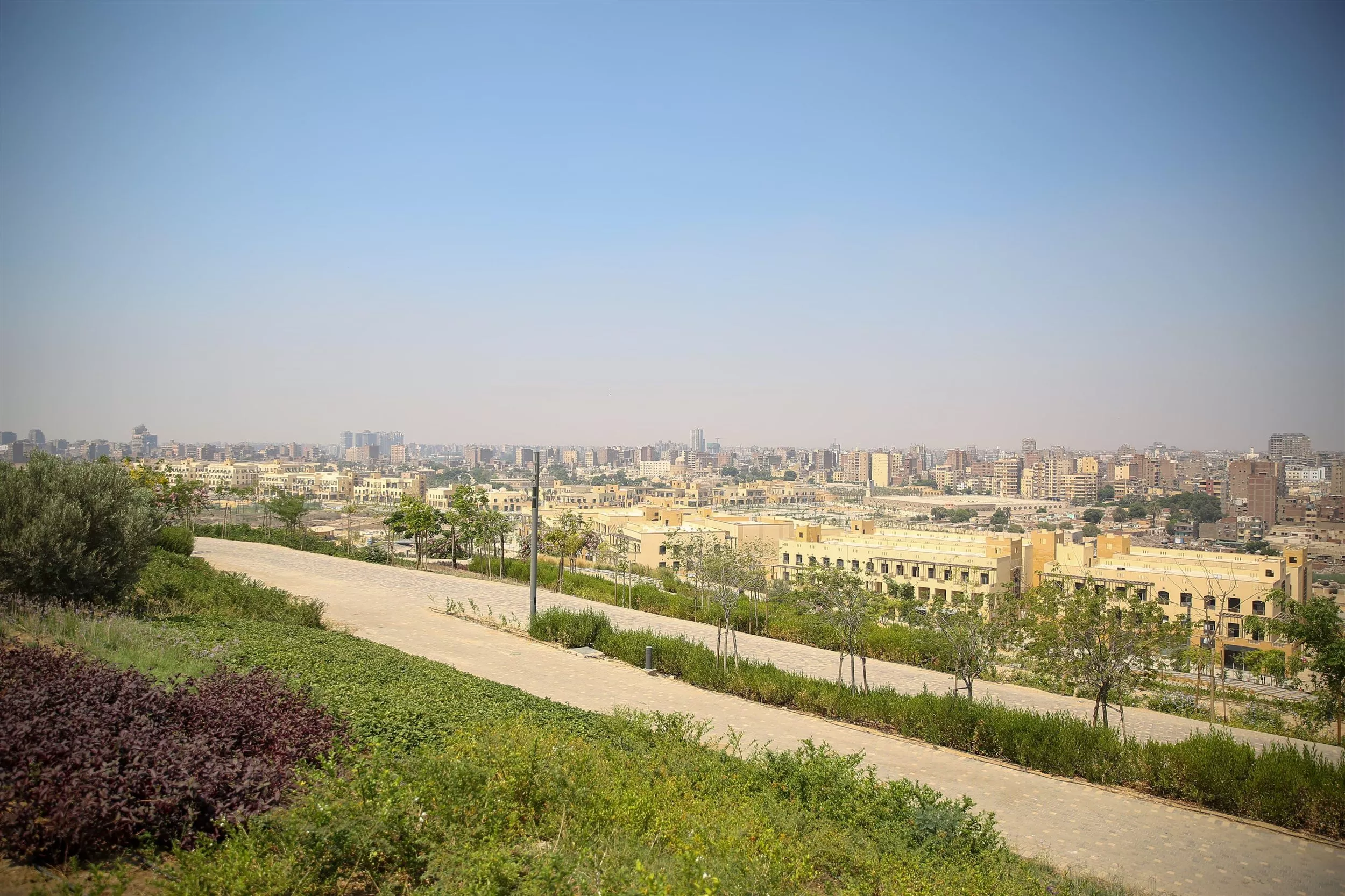 وزيرة الإسكان تستعرض إنجازات الجهاز المركزي للتعمير في تنفيذ 1951 مشروعًا