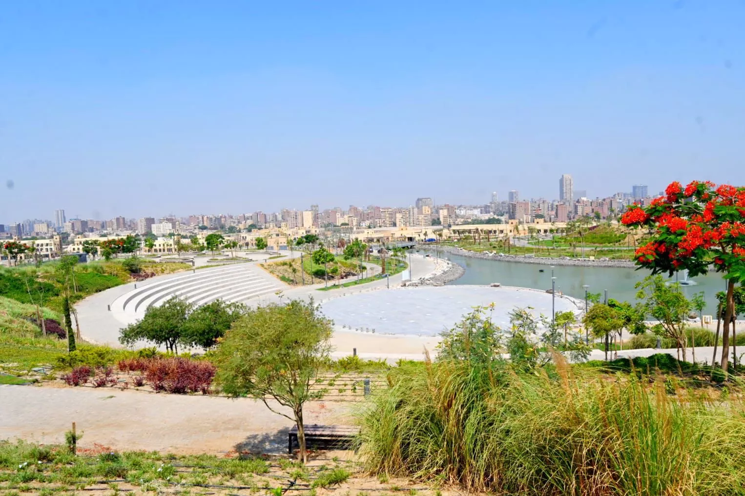وزيرة الإسكان تستعرض إنجازات الجهاز المركزي للتعمير في تنفيذ 1951 مشروعًا