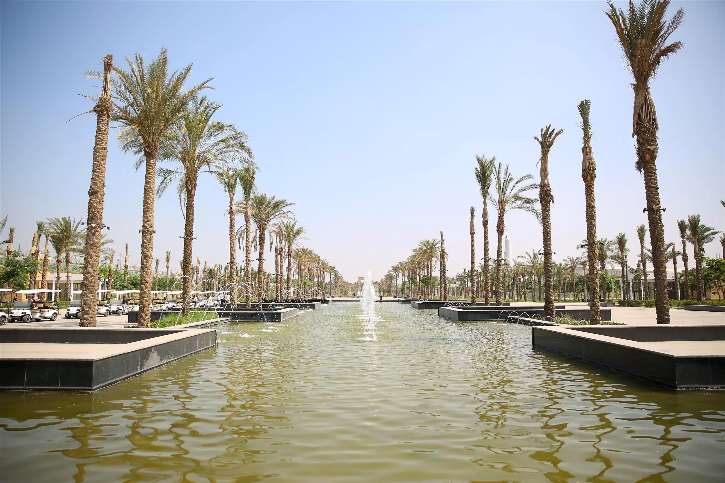وزيرة الإسكان تستعرض إنجازات الجهاز المركزي للتعمير في تنفيذ 1951 مشروعًا