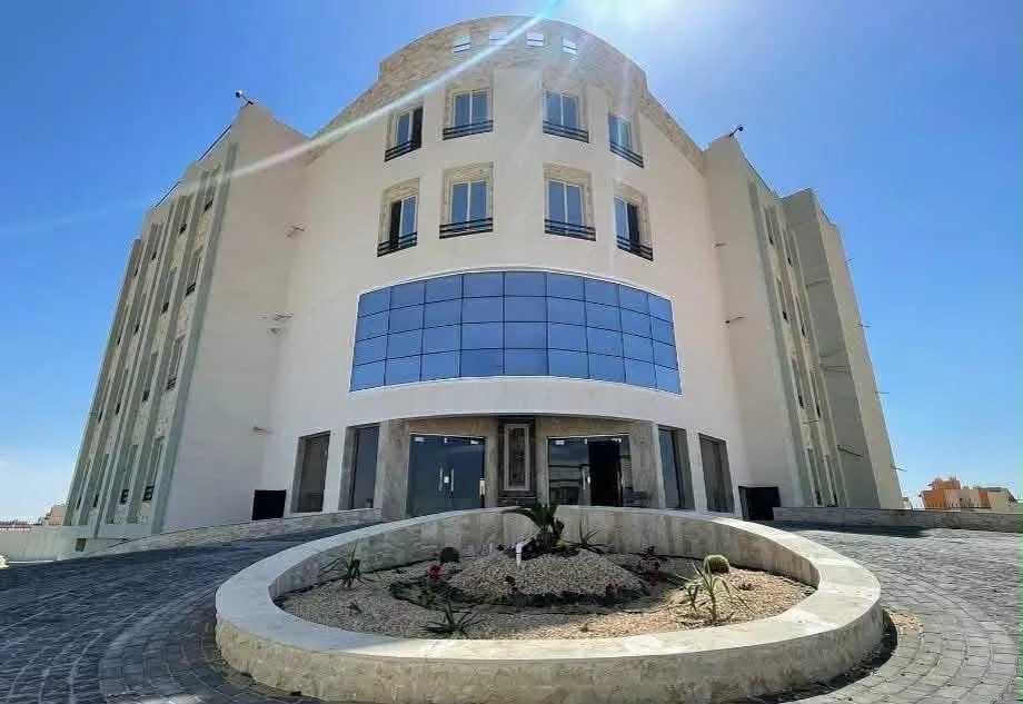 وزيرة الإسكان تستعرض إنجازات الجهاز المركزي للتعمير في تنفيذ 1951 مشروعًا