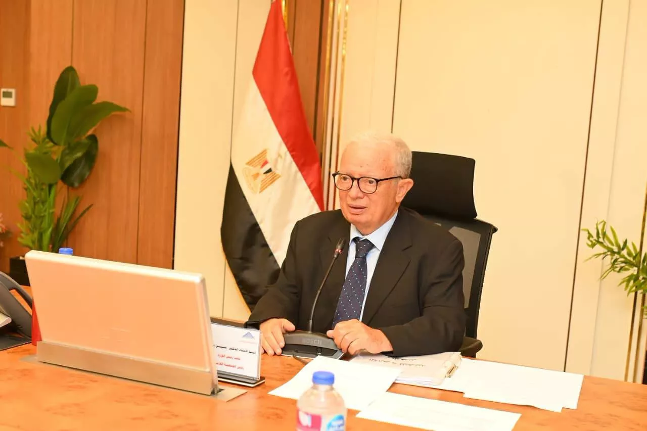 نائب رئيس مجلس الوزراء يترأس اجتماع الشركة القابضة للصناعات المعدنية