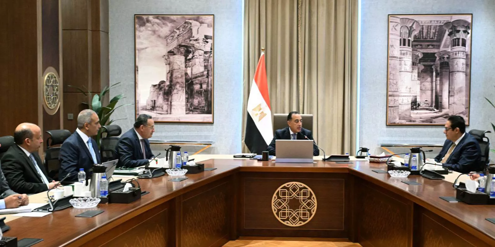 مدبولي  يستعرض مخطط تطوير مستشفيات قصر العيني