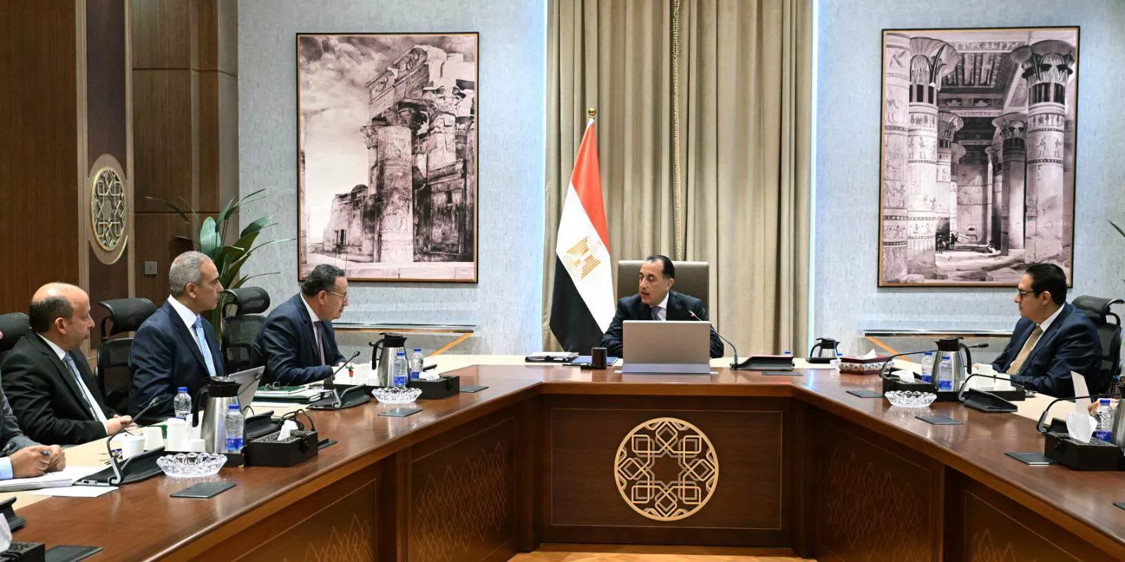 مدبولي  يستعرض مخطط تطوير مستشفيات قصر العيني