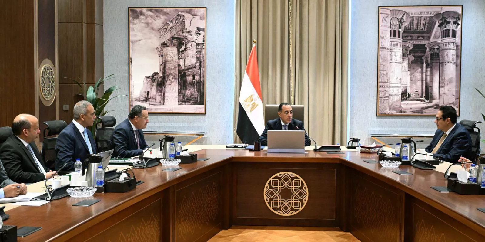 مدبولي  يستعرض مخطط تطوير مستشفيات قصر العيني