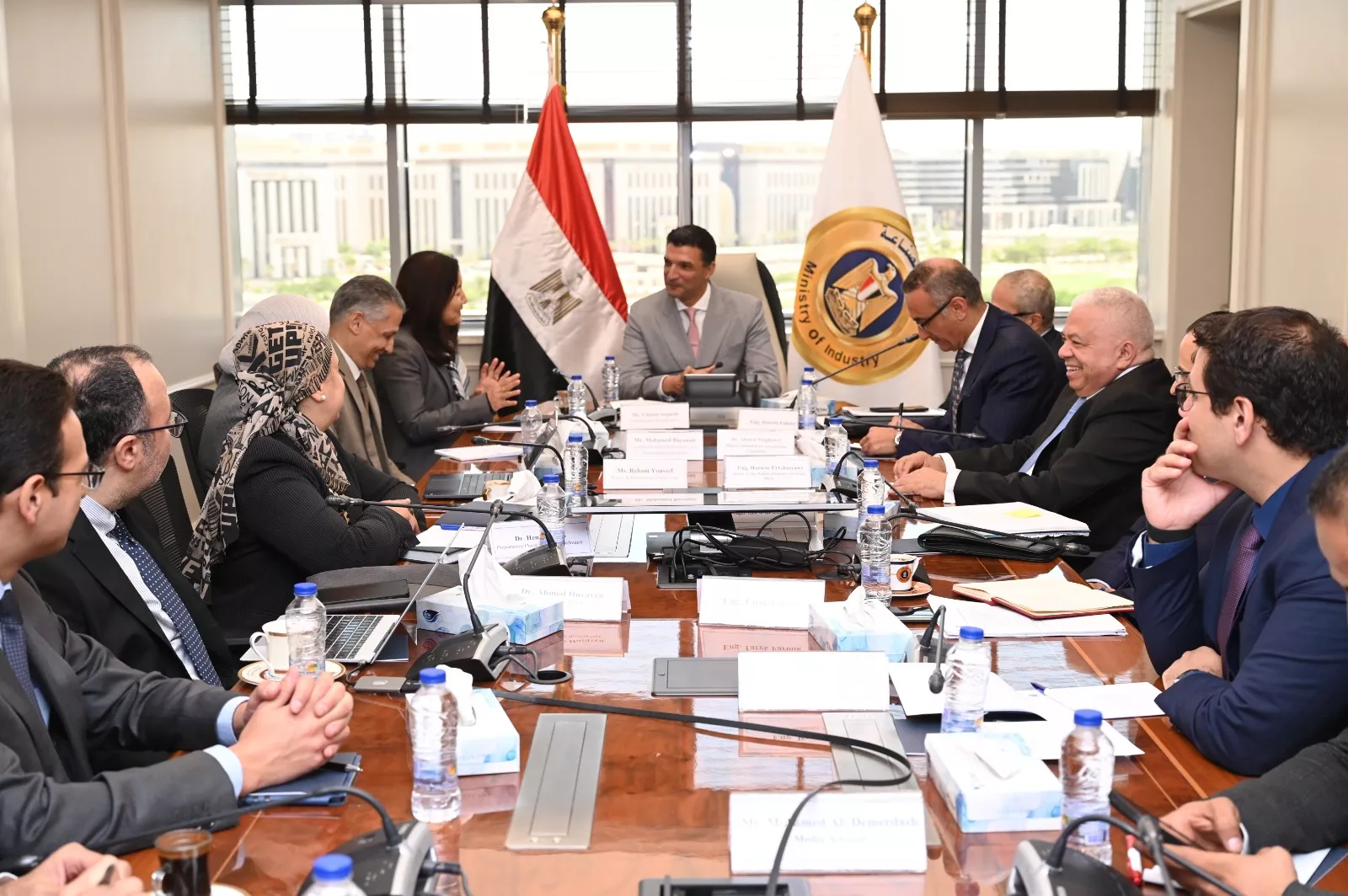 وزير الصناعة يجتمع مع الممثلة المقيمة لبرنامج الأمم المتحدة