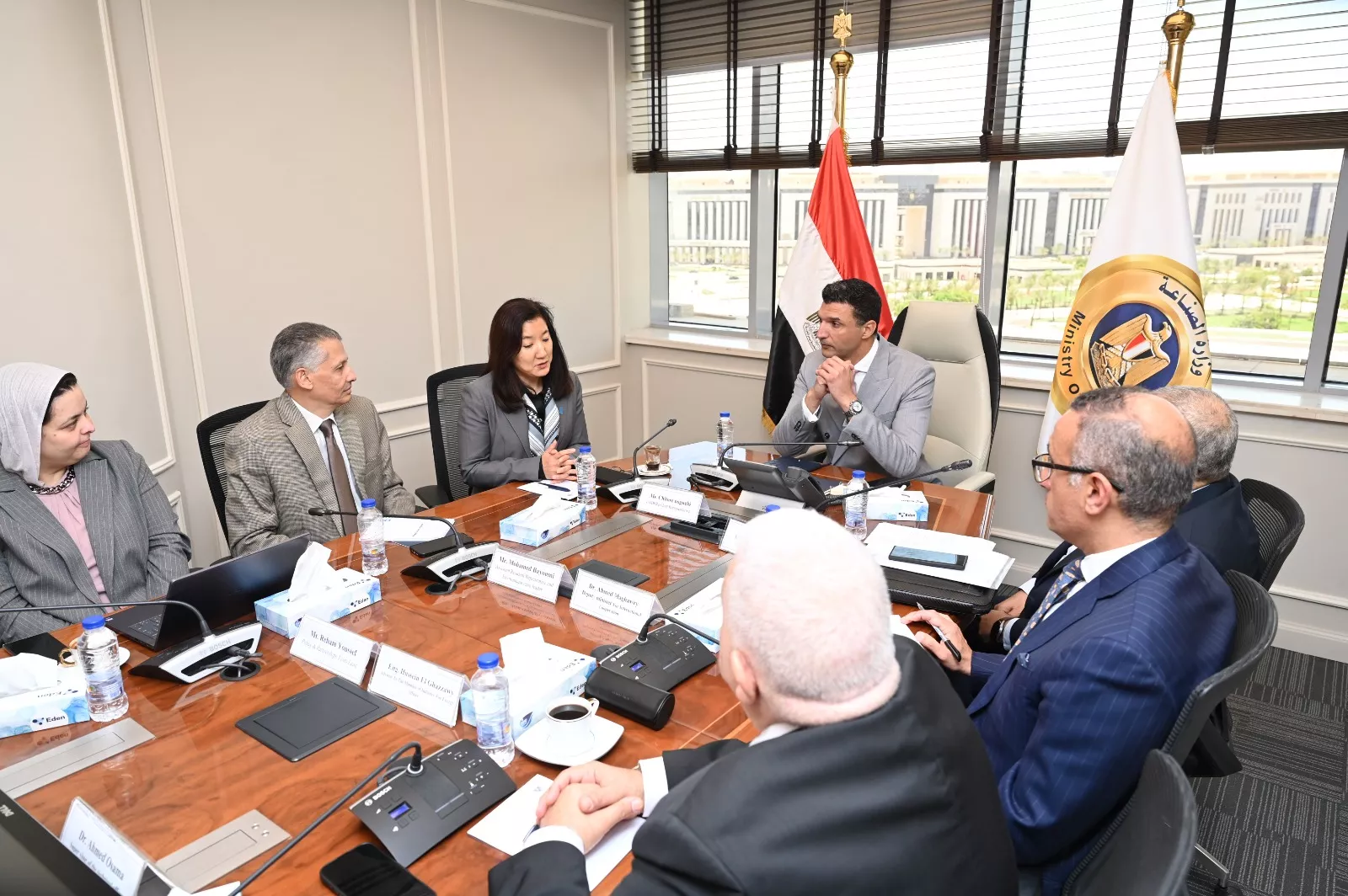 وزير الصناعة يجتمع مع الممثلة المقيمة لبرنامج الأمم المتحدة