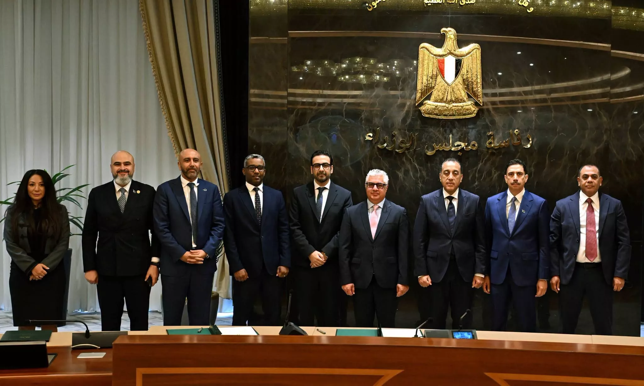 رئيس الوزراء يشهد توقيع عقود تخزين وتداول بالمنطقة الاقتصادية
