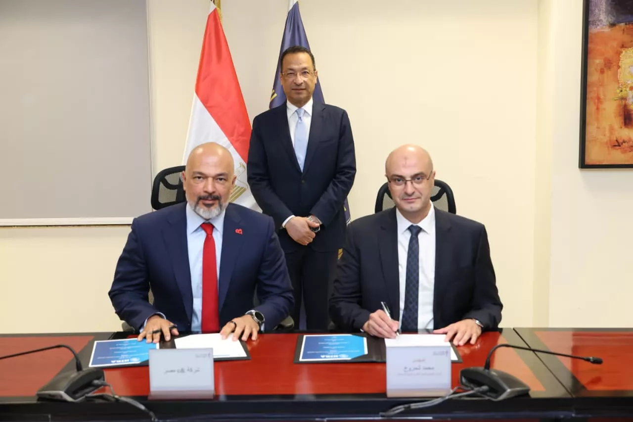 وزير الاتصالات يشهد إطلاق خدمتي اطمن واطمن على الآخر
