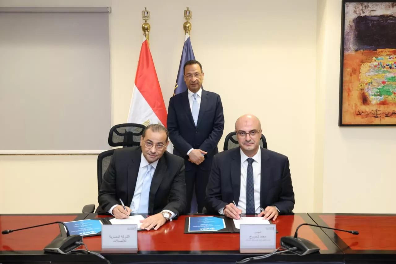 وزير الاتصالات يشهد إطلاق خدمتي اطمن واطمن على الآخر