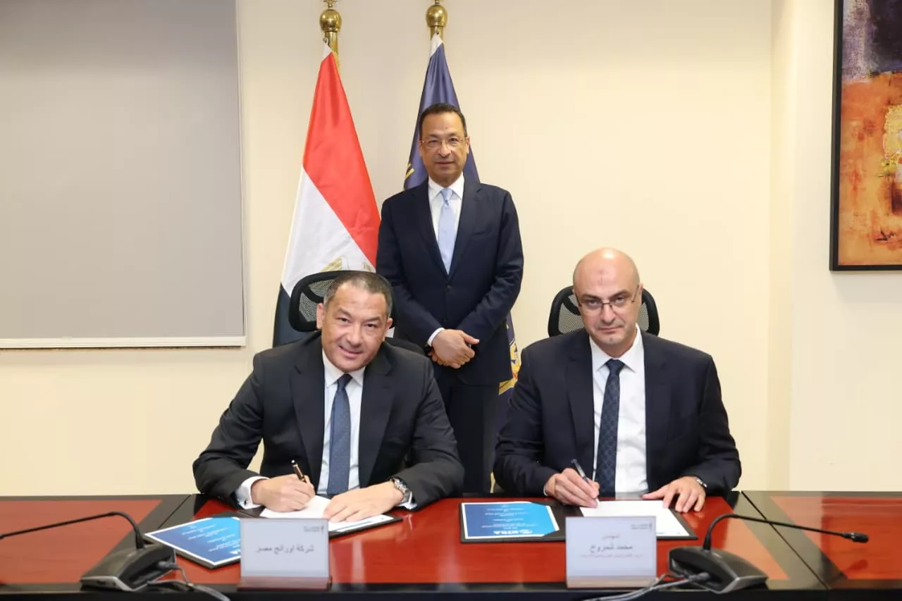 وزير الاتصالات يشهد إطلاق خدمتي اطمن واطمن على الآخر