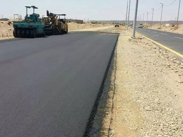 وزيرة الإسكان تتابع تنفيذ خطط تطوير ورفع كفاءة شبكات الطرق