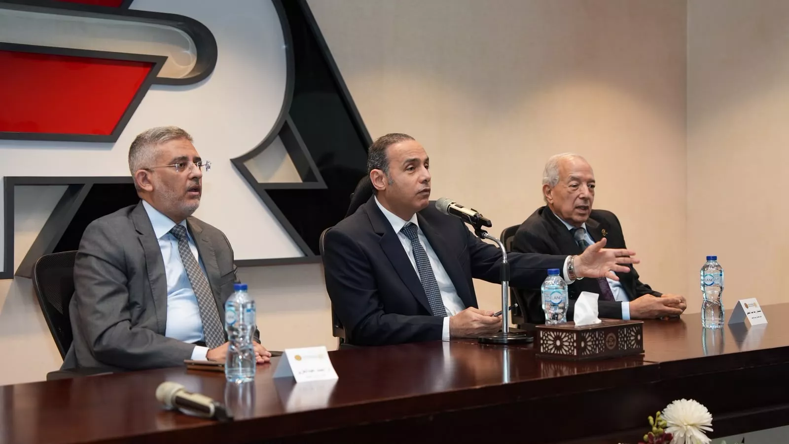 إسلام عزام مع الأعضاء المنتدبين وممثلي إدارة شركات التأمين