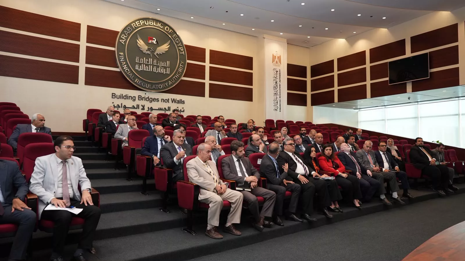إسلام عزام مع الأعضاء المنتدبين وممثلي إدارة شركات التأمين
