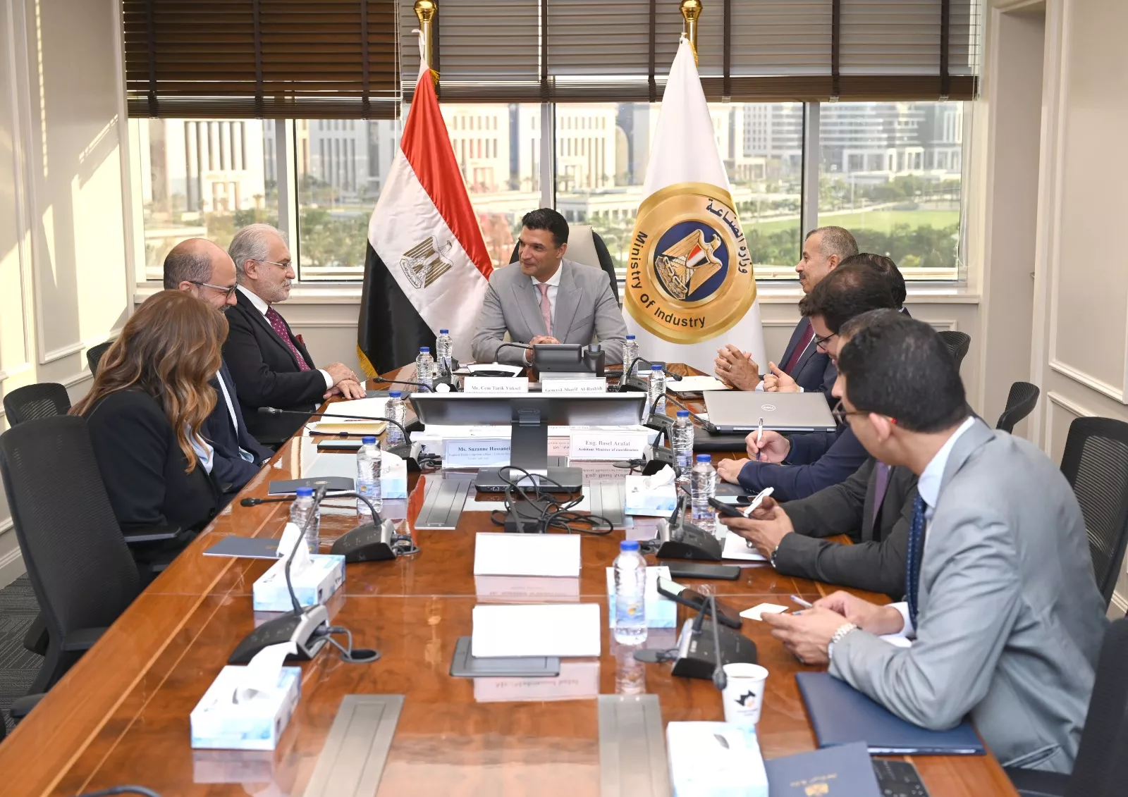 وزير الصناعة يجتمع مع رئيس شركة يونيليفر