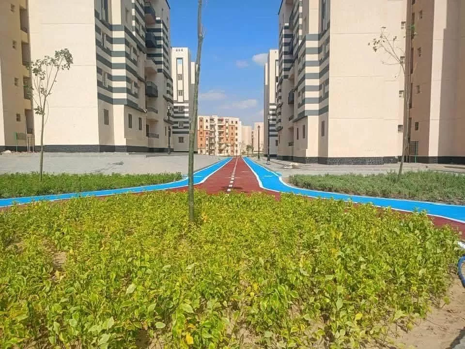 وزيرة الإسكان تتابع معدلات تنفيذ المشروعات السكنية والخدمية بعددٍ من المدن الجديدة