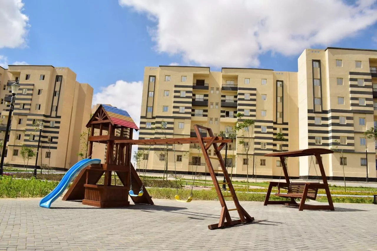وزيرة الإسكان تتابع معدلات تنفيذ المشروعات السكنية والخدمية بعددٍ من المدن الجديدة