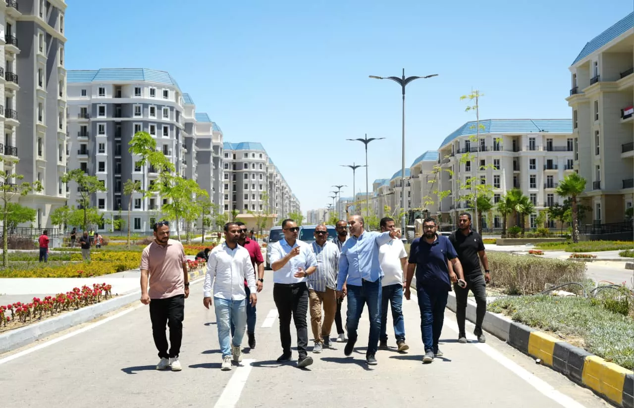 وزيرة الإسكان تتابع معدلات تنفيذ المشروعات السكنية والخدمية بعددٍ من المدن الجديدة