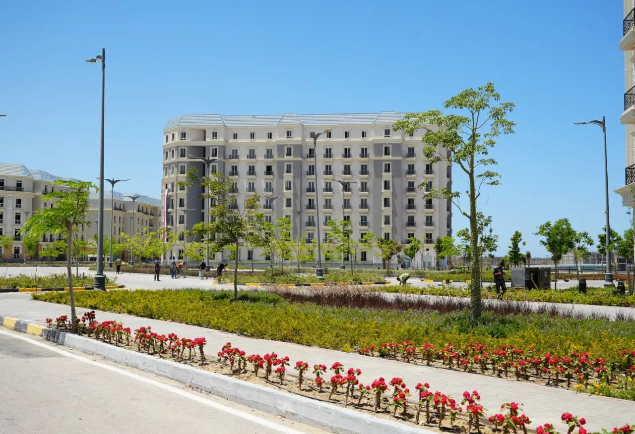 وزيرة الإسكان تتابع معدلات تنفيذ المشروعات السكنية والخدمية بعددٍ من المدن الجديدة