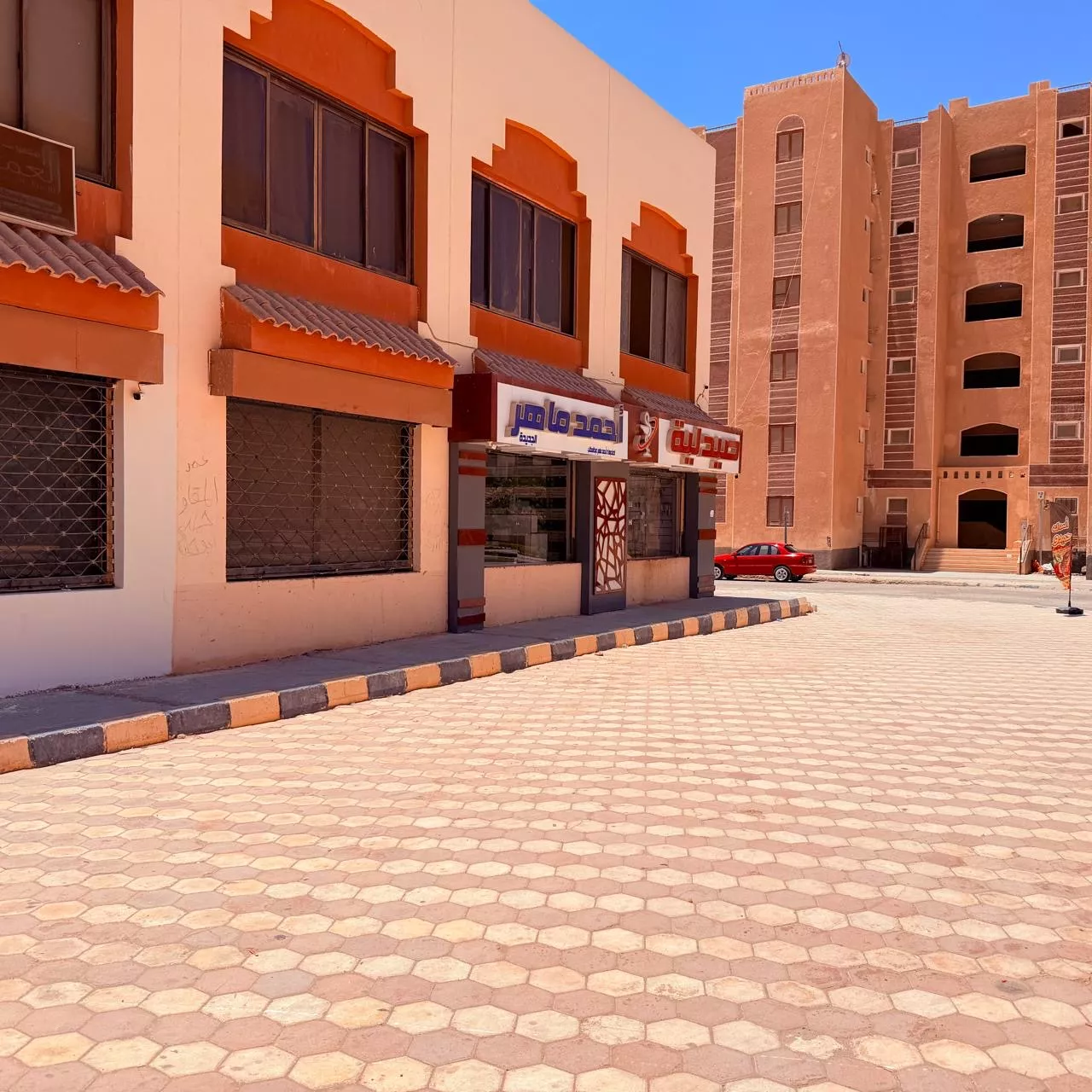 وزيرة الإسكان تتفقد مشروعات المرافق والخدمات بمدن الصعيد الجديدة