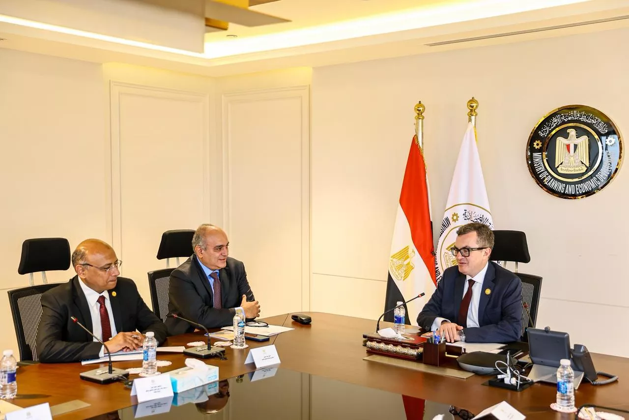 وزير التخطيط يبحث مستجدات تطبيق موازنة البرامج والأداء