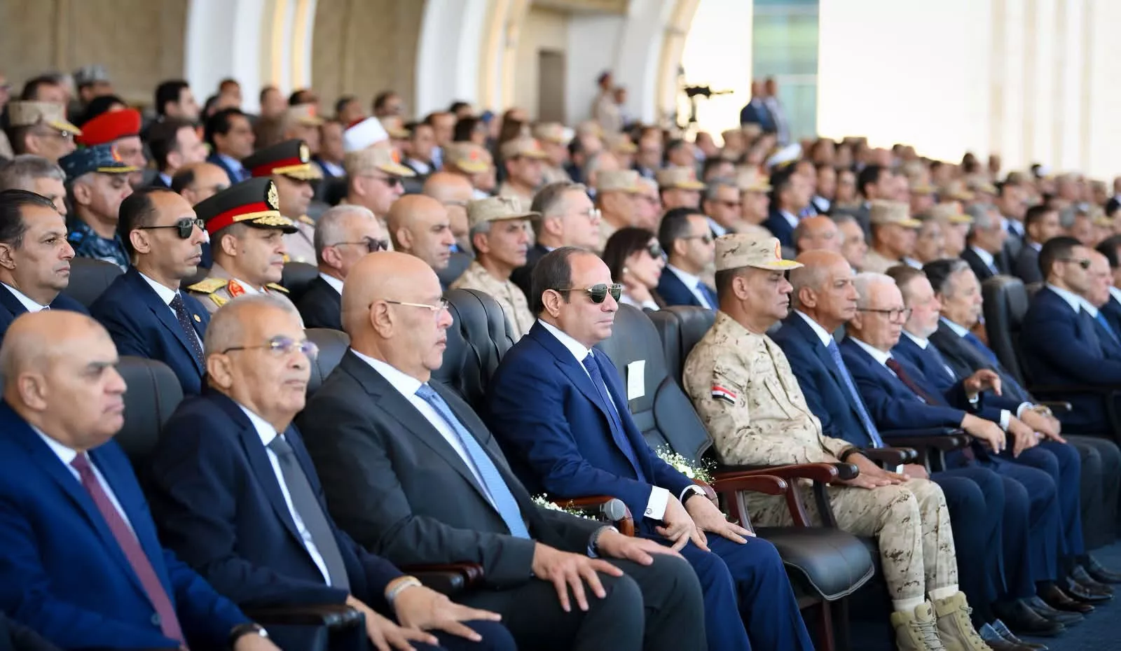 السيسي يشهد استعراض إمكانيات أجهزة الدولة لمجابهة الأزمات