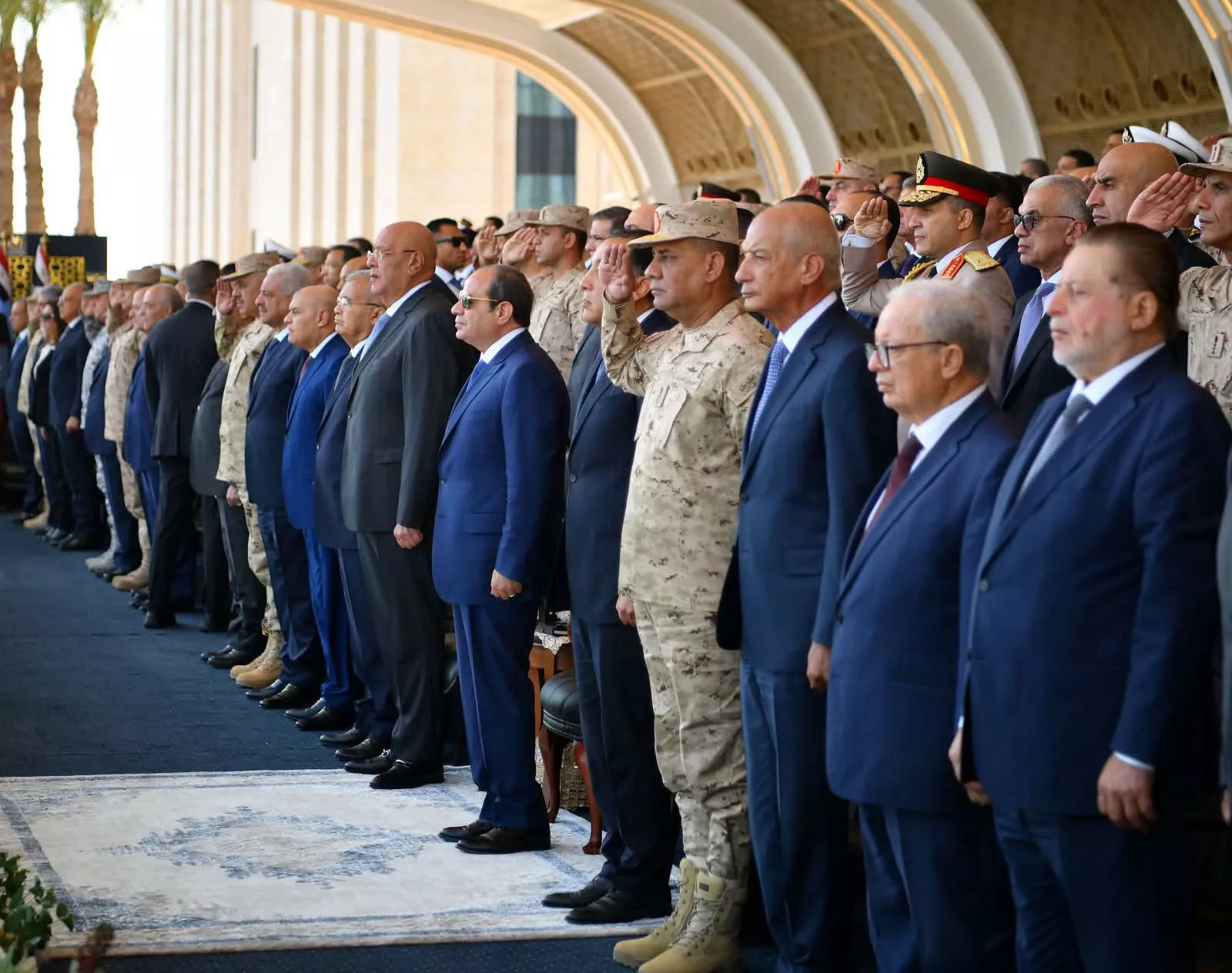 السيسي يشهد استعراض إمكانيات أجهزة الدولة لمجابهة الأزمات