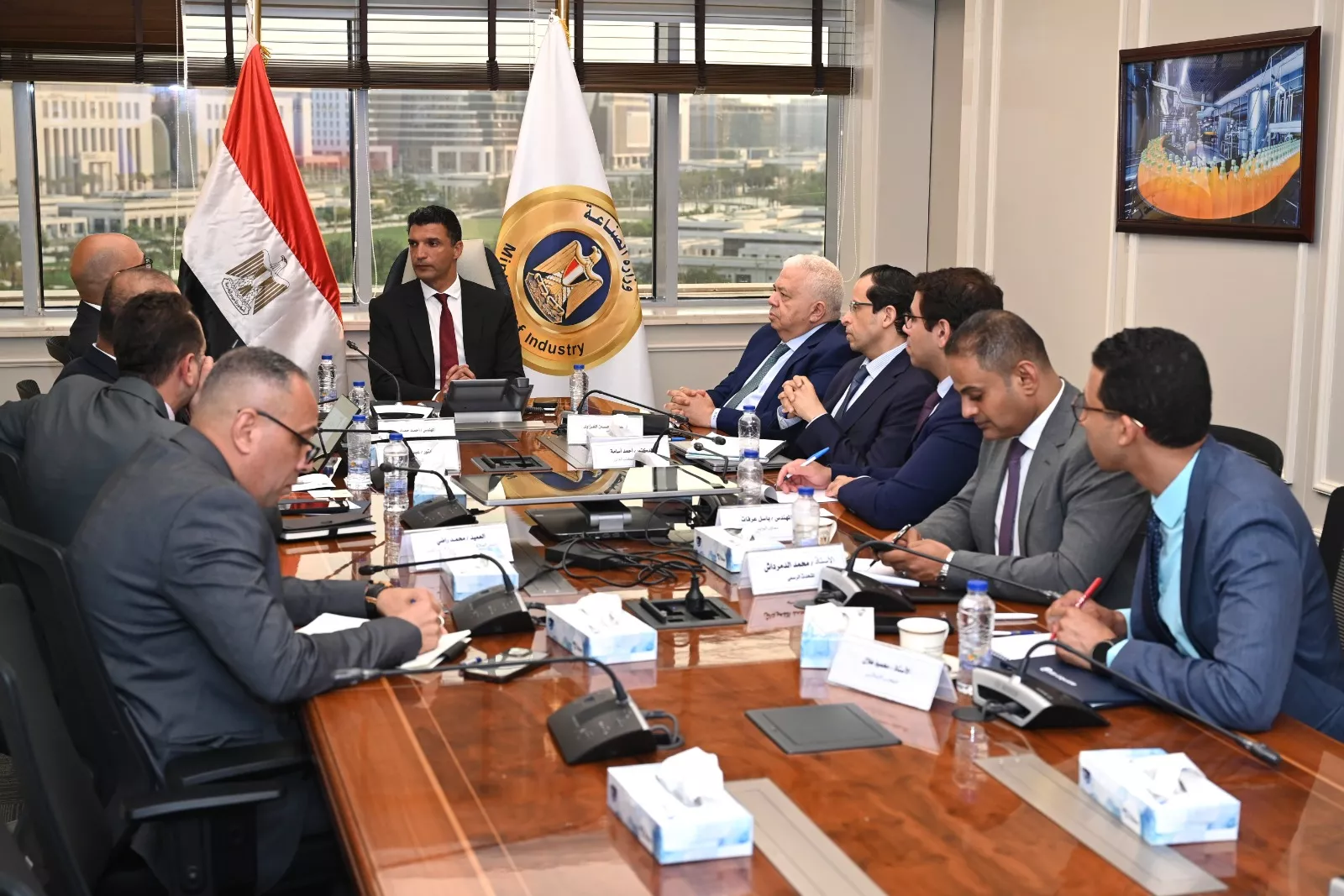 وزير الصناعة يجتمع مع رئيس شركة ABB مصر