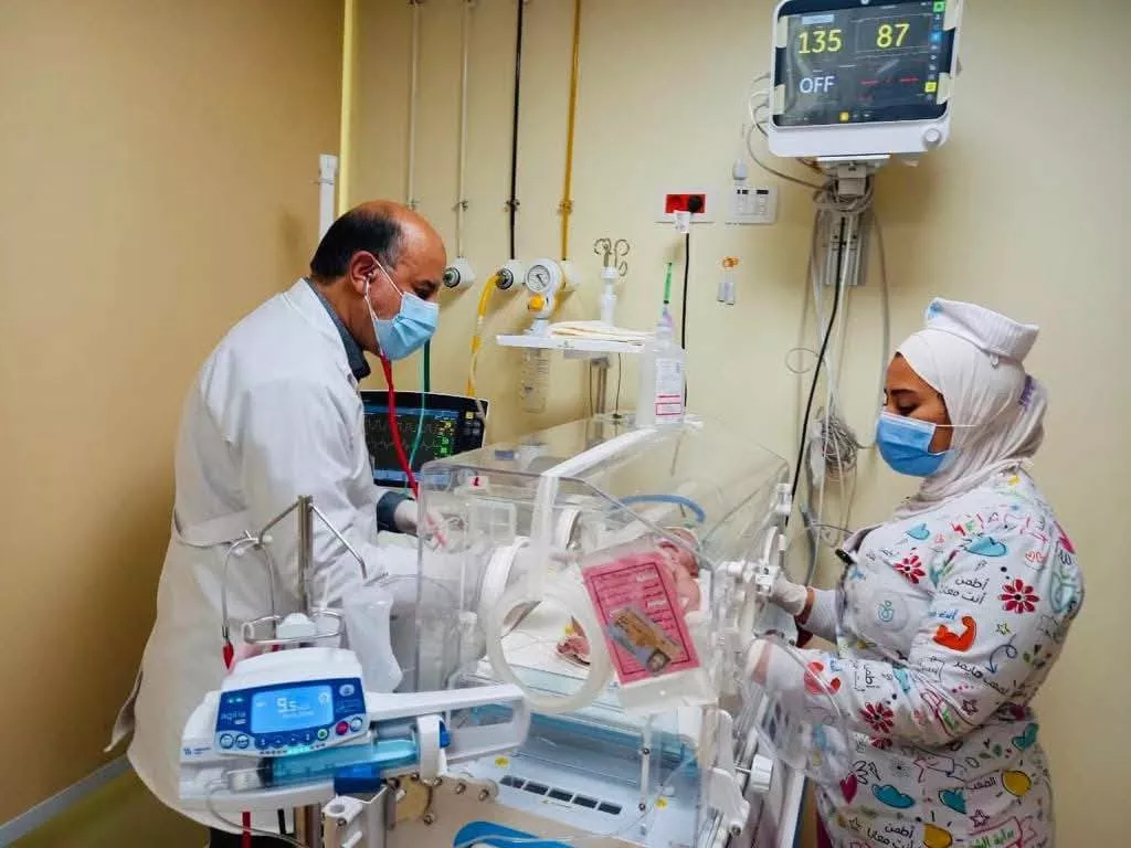 الرعاية الصحية تستعرض إنجازات التأمين الشامل بإقليم القناة