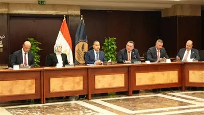 مباحثات لحسم التصنيف الضريبي لصناديق الاستثمار ودعم كفاءة سوق رأس المال