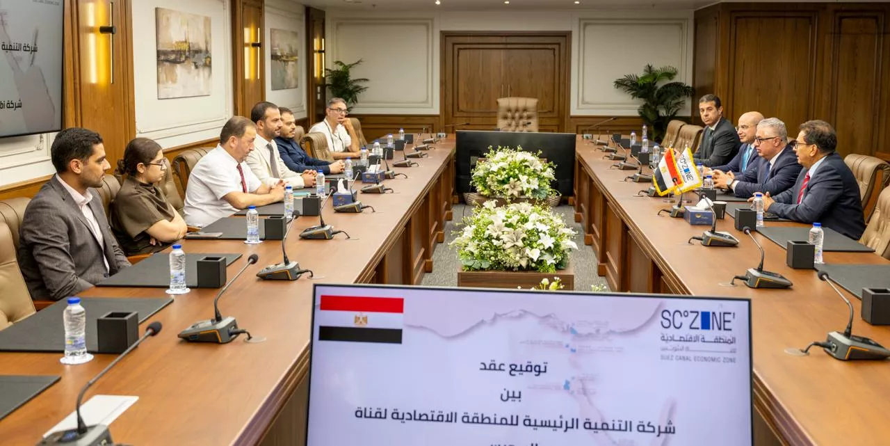 توقيع عقد مشروع بيبي إيجي لتصنيع القفازات الصناعية