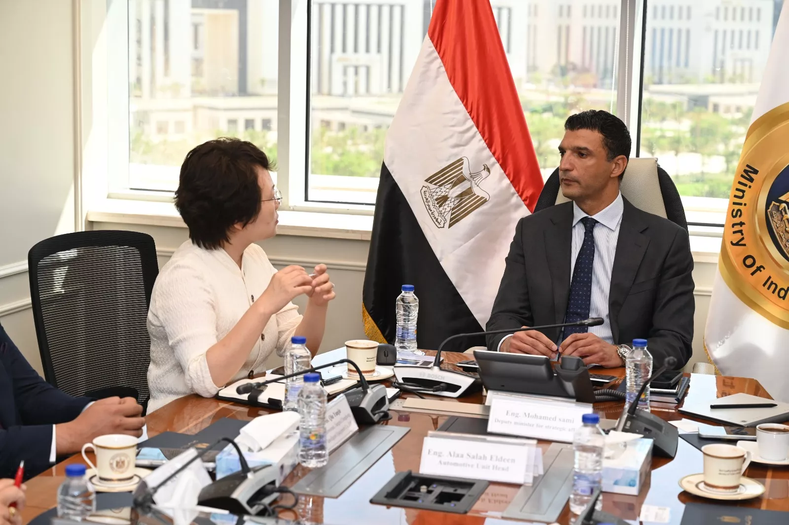 وزير الصناعة يلتقي وفد شركة جيانغسو تشانغهونغ الصينية 