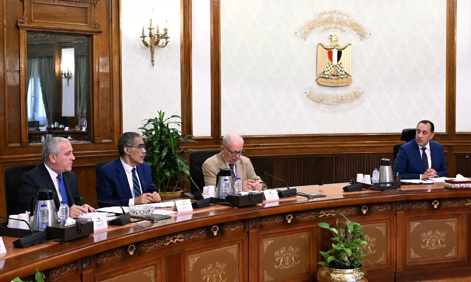 رئيس الوزراء يتابع ملف تسوية مديونية المؤسسات الصحفية